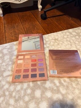 Iconic London Desk to Dance 20-Pan Eyeshadow Palette | New In Box